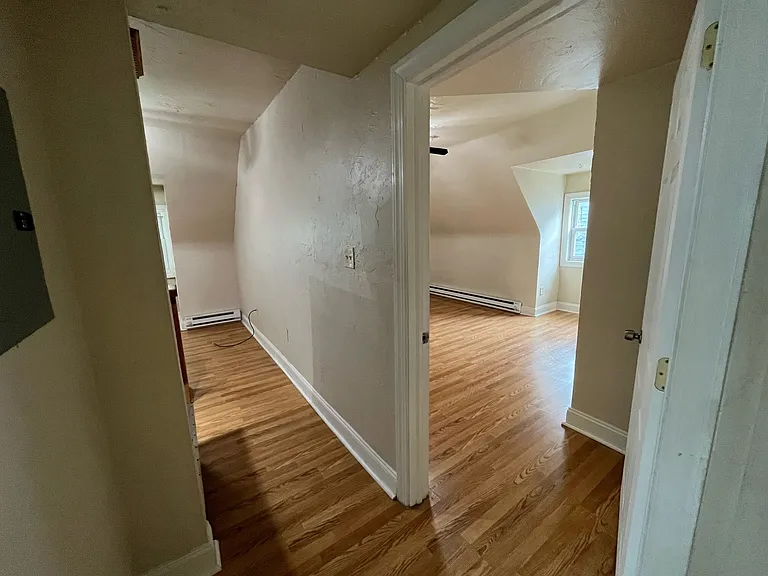217 Stratford Ave — Photo 61