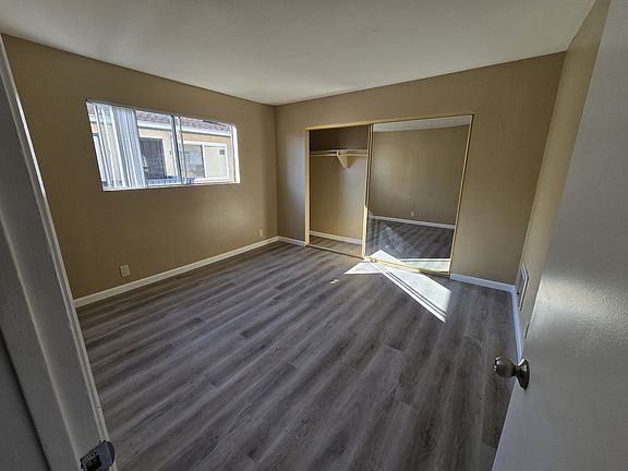 4th image of 4254 42nd St APT E