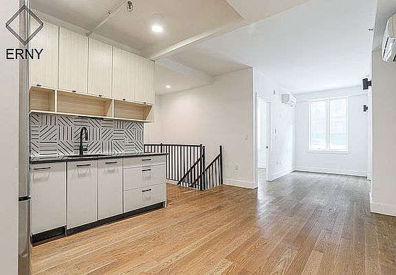 5th image of 323 E 19th St Ste 1