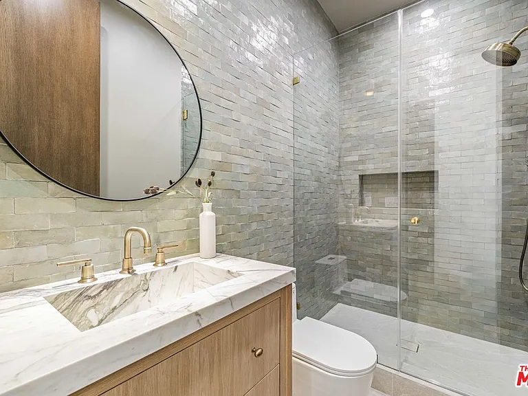 14273 Greenleaf St — Photo 11