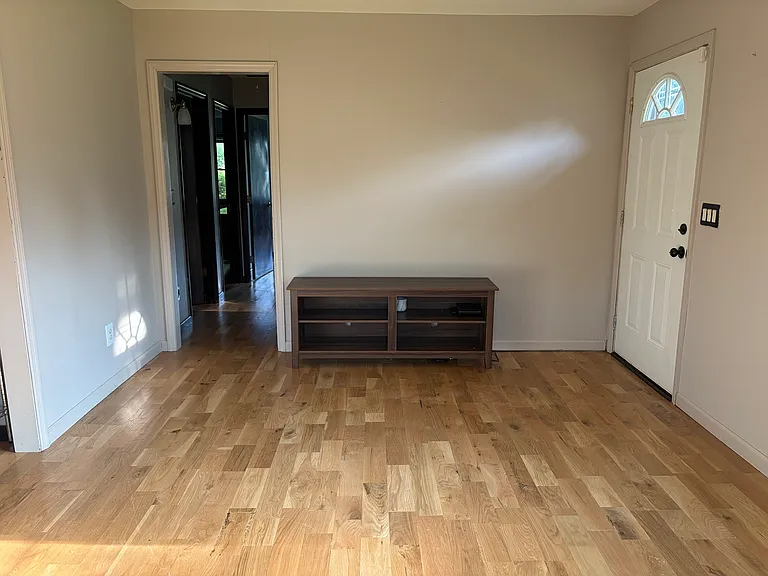 801 Village Ct — Photo 3