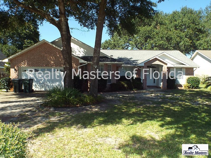 1st image of 54 Narrow Ln
