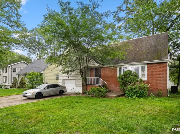 216 Stuyvesant Rd, Teaneck, NJ 07666