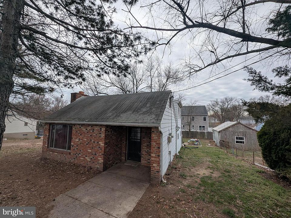 1st image of 809 203rd St