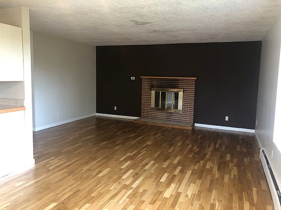 4th image of 1265 NE Hillside Dr #1