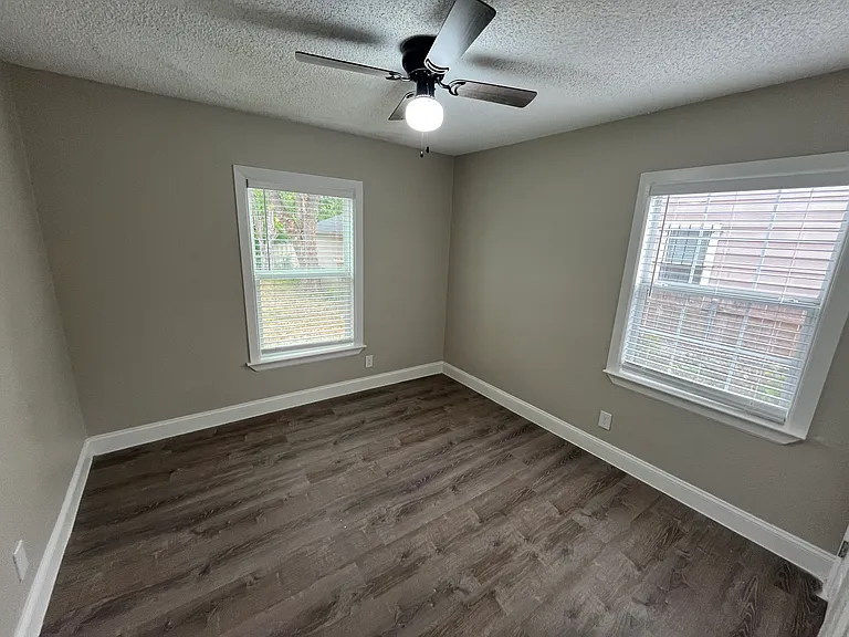 719 Fairwood Dr — Photo 12