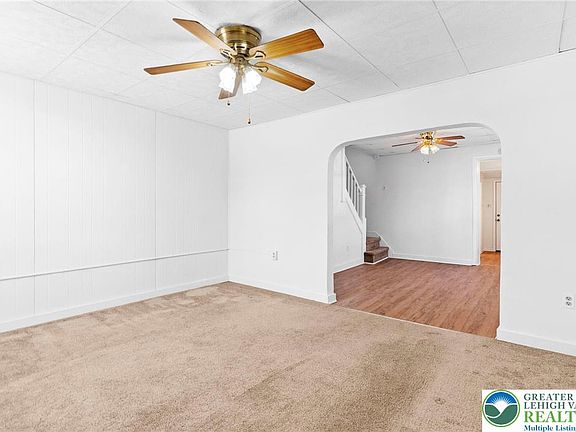 4th image of 1028 Railroad St