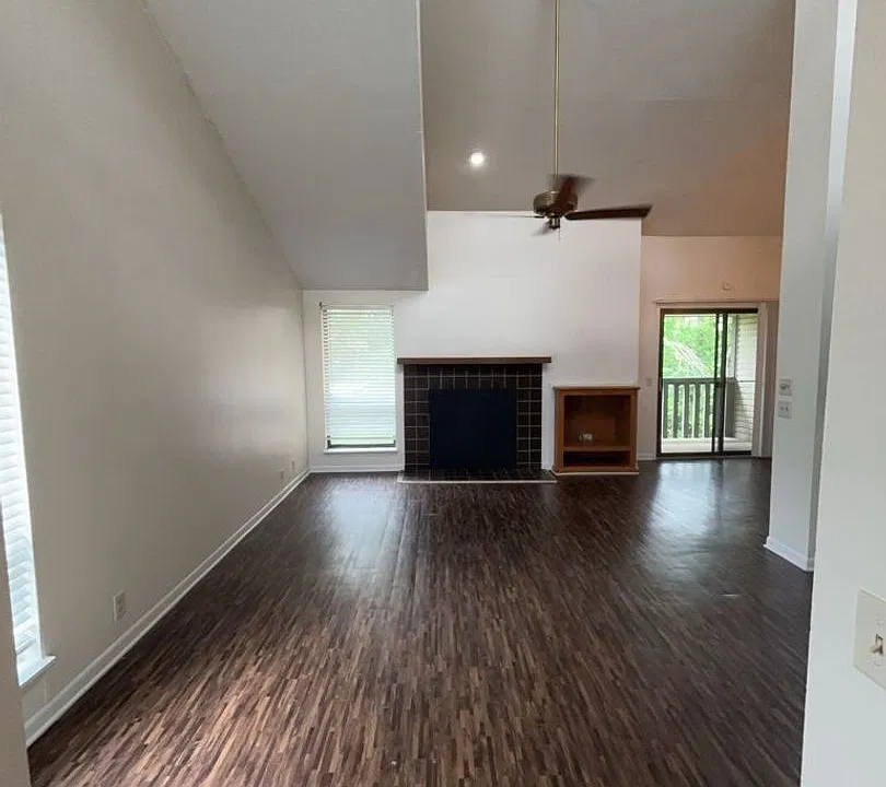 Creekwood Apartments