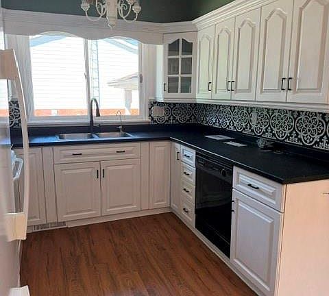 4th image of 424 Gregory Dr E