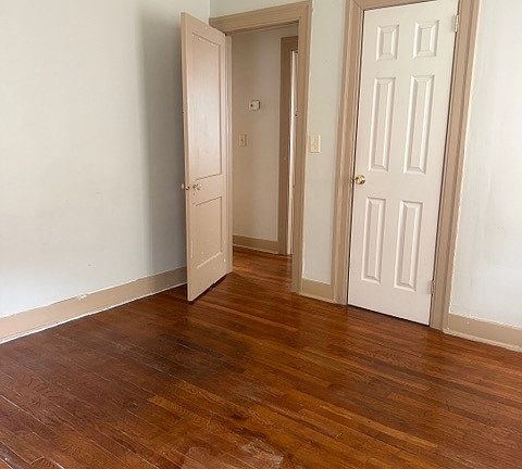 3rd image of 208 Newton St