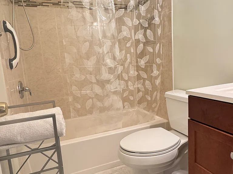 136 Spaulding Dr — Photo 10