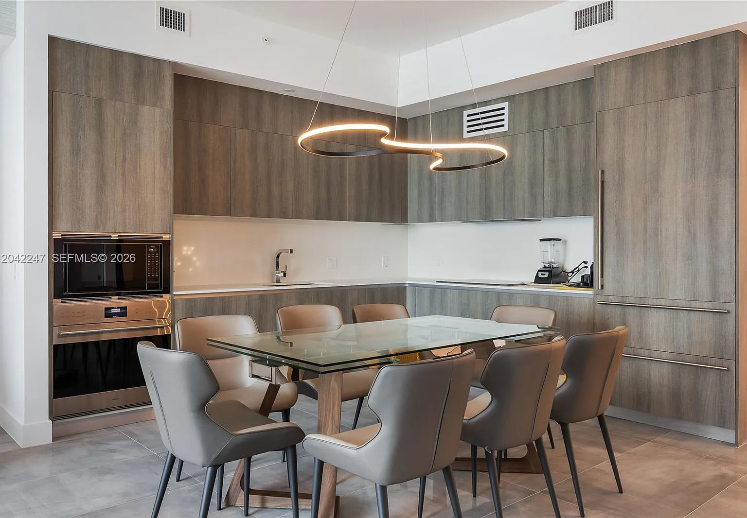 Aurora Condominium — Photo 3