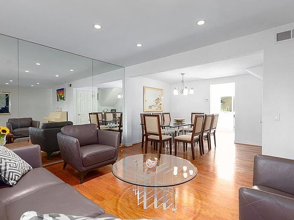 4th image of 10421 Echo River Ct
