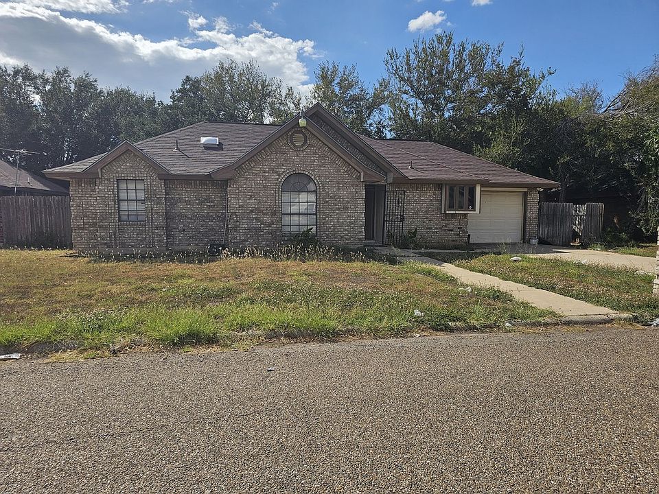 1st image of 702 Azucenas St