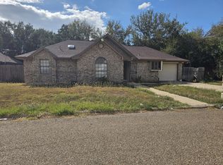 702 Azucenas St, Palmview, TX 78572