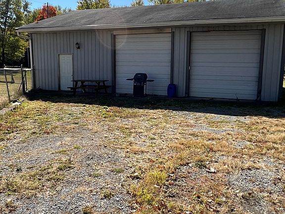 3rd image of 303 Florence Ave