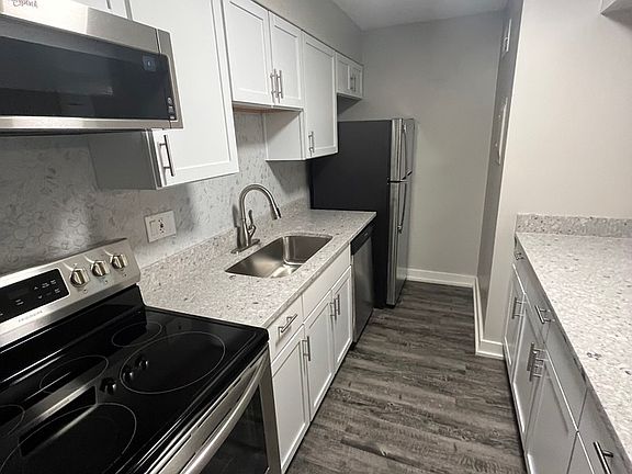 3rd image of 3137 Grand Ave #12