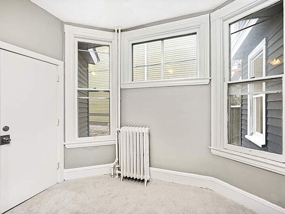 4th image of 287 Avon St N #1