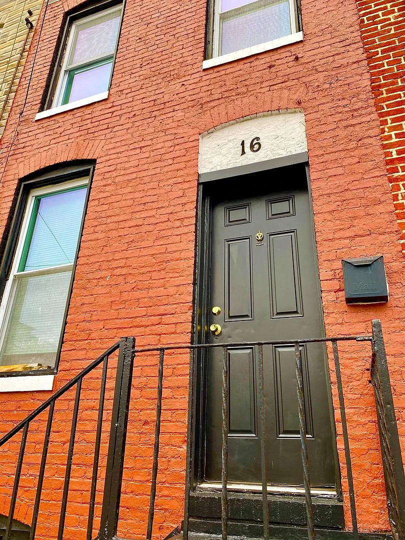 Charming 2BD/2BA Townhome in Butcher's Hill, Baltimore, MD! — Photo 1