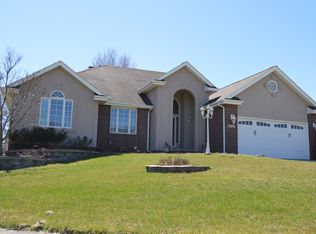 4927 75th Cir, Urbandale, IA 50322