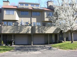 57 Far View Cmns #57, Southbury, CT 06488