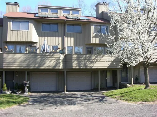 57 Far View Commons #57, Southbury, CT 06488