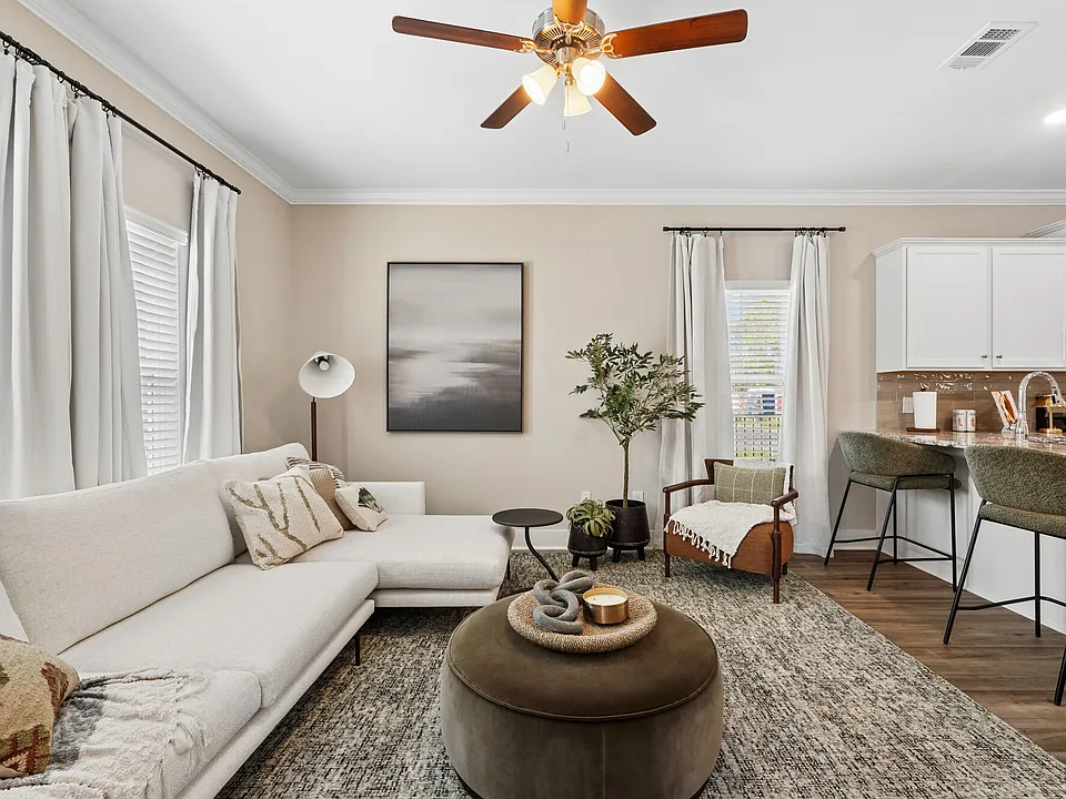 River Ford apartments community photo