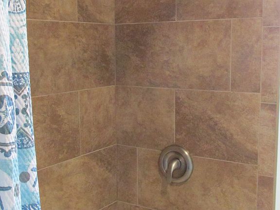 Bathroom 1 Tub and Shower