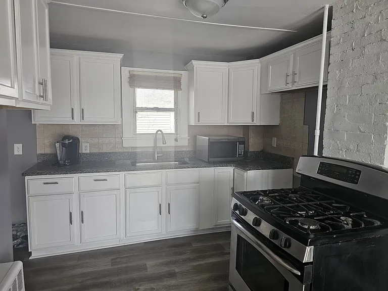 9 Lafayette Rd — Photo 10