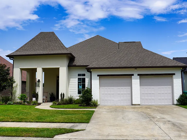 401 Cypress View Dr — Photo 1