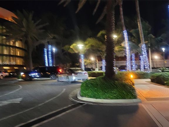 4th image of 2899 Collins Ave APT 606