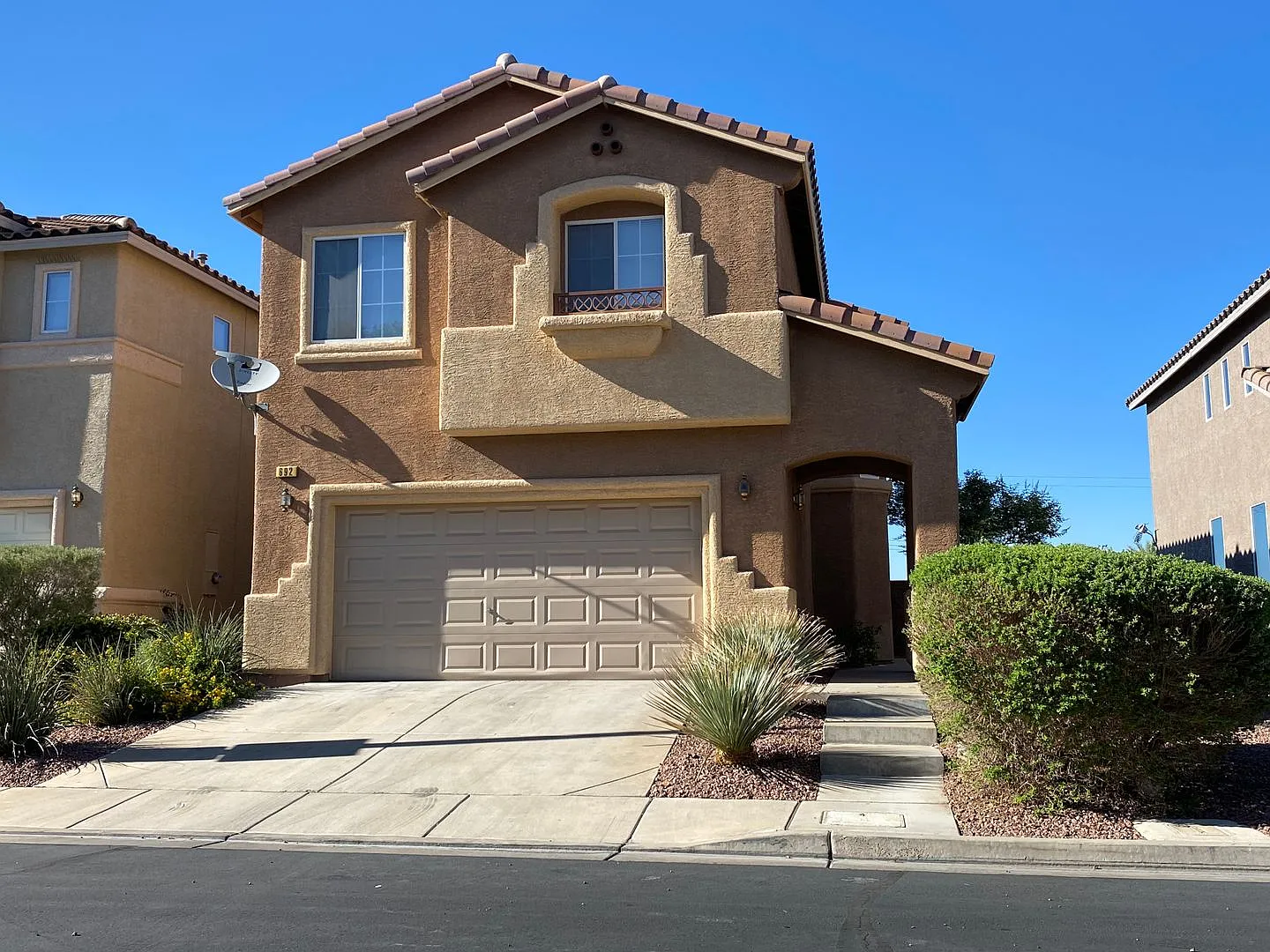 Henderson 4 bedroom — Photo 1