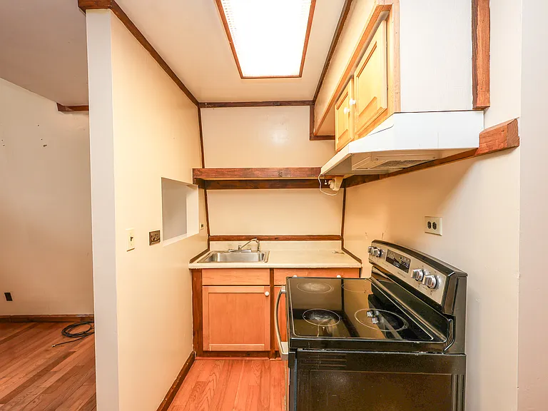 168 Williams Rd — Photo 9