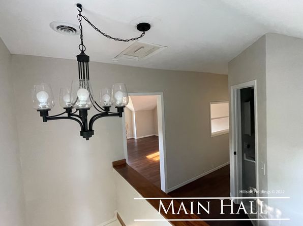 653 W Main St