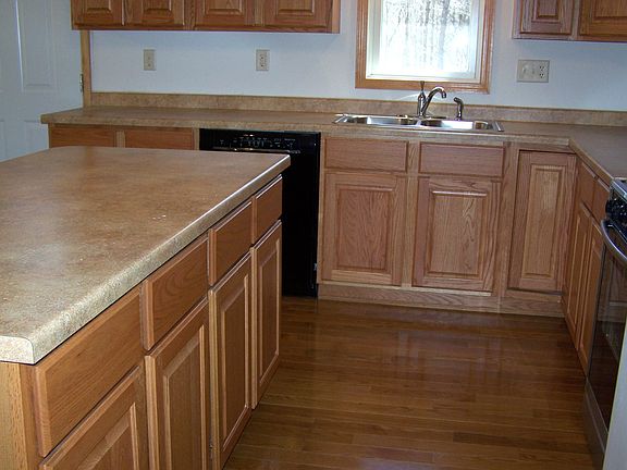 3rd image of 10515 Oak Hill Ln