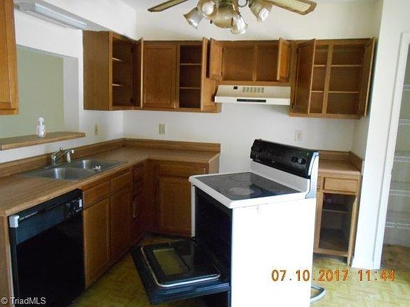 3rd image of 369 F E Montcastle Dr