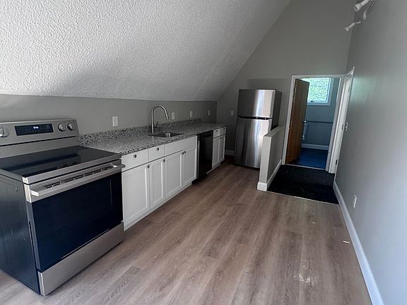 2nd image of 396 High St #208