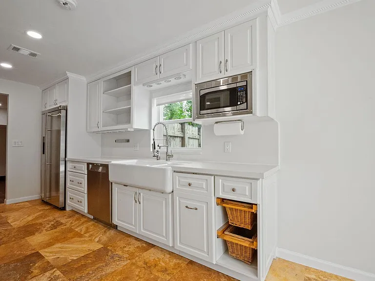 561 SW 168th Ter — Photo 13