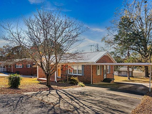 2nd image of 205 Lakeview Hts