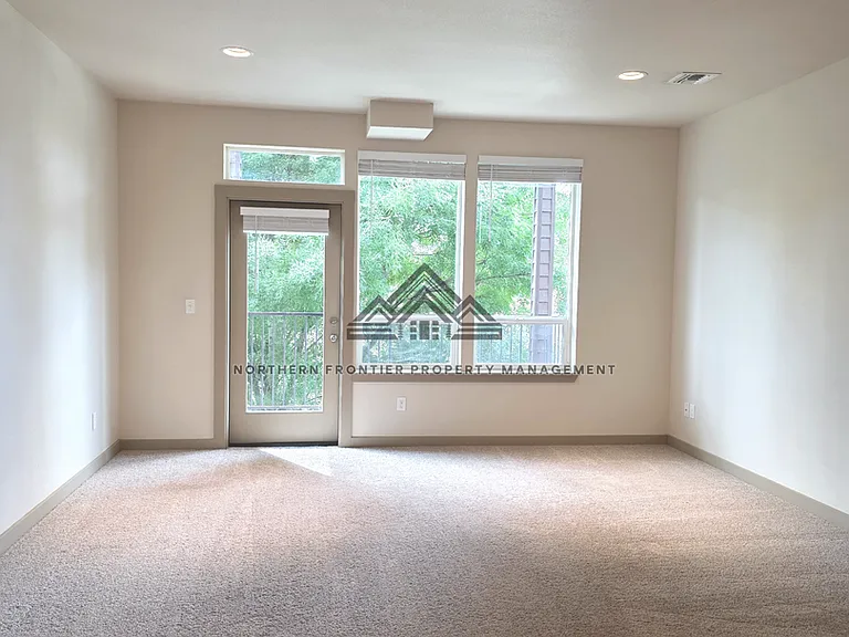 1410 S College Ave — Photo 2