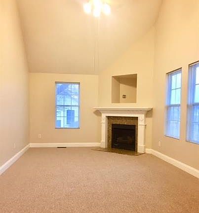 5th image of 301 Carolina Ave