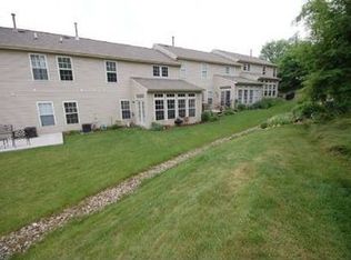 1005 Surrey Woods Dr, Canonsburg, PA