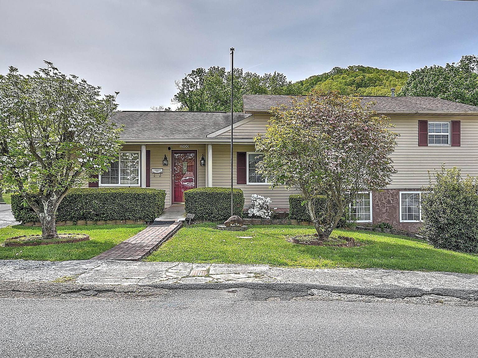 2500 Broad St, Bristol, TN 37620 Zillow