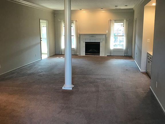 2nd image of 3215 Greenleaves Dr