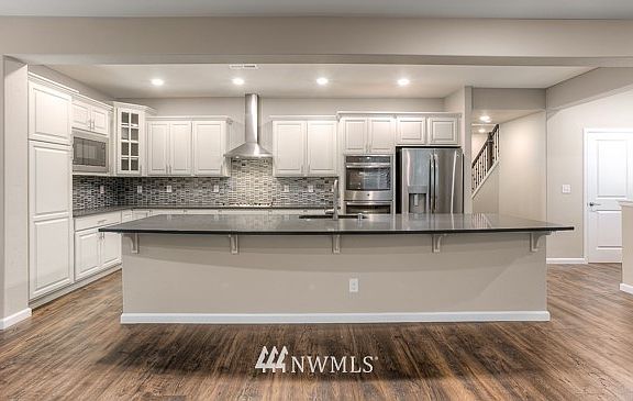 3rd image of 4984 Admiral Way #117