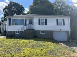7 Coolidge Rd, Wakefield, MA 01880