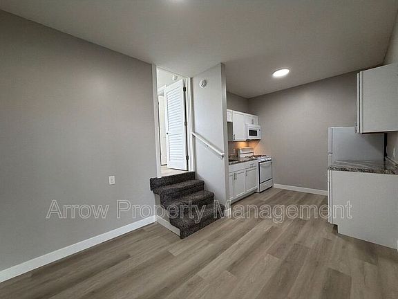 2nd image of 867 N 26th St Unit 101
