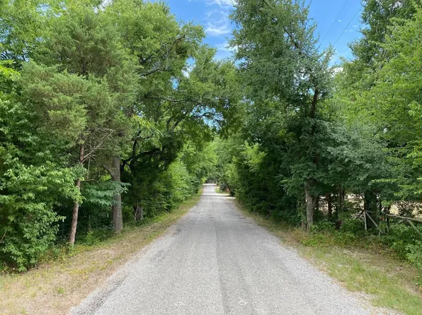 1153 Reynolds Rd, Whitewright, TX 75491