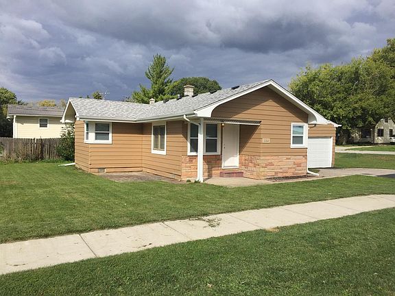 2nd image of 322 Wildwood Dr