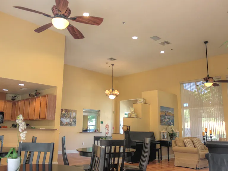 Castaic Lake Senior Apts — Photo 8